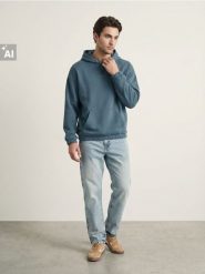 Bluza hoodie z napisem Stay Positive - niebieski. Niebieskie bluzy męskie Sinsay, l, bez wzorów, bez kaptura. Za 49.99 zł.