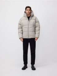Kurtka z kapturem - złamana biel. Kurtki męskie Reserved, l, bez wzorów, z kapturem. W wyprzedaży za 79.99 zł.