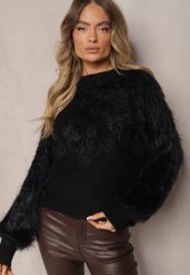 Czarny Puchaty Sweter Udekorowany Aplikacjami Kwiatowymi Arrmeva. Czarne swetry damskie Renee, z aplikacjami, z jeansu, casualowe, bez kołnierzyka, bez ramiączek, długie, bez kaptura. Za 99.99 zł.