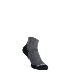 Skarpety biegowe Smartwool Run Targeted Cushion Ankle Socks. Szare skarpety damskie Smartwool, bez wzorów. Za 85.99 zł.