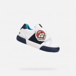 Trenerzy dla chłopców Geox Gisli C. Białe buty sportowe chłopięce Geox, bez wzorów, ze skóry, bez zapięcia, trekkingowe. Za 206.99 zł.