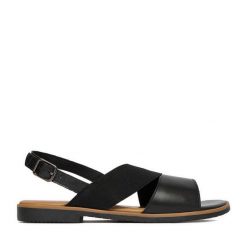 Sandały Lasocki. Czarne sandały damskie Lasocki, bez wzorów, bez obcasa, na płaskiej podeszwie, bez zapięcia. Za 139.99 zł.