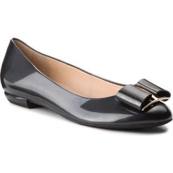 Baleriny HÖGL - 6-101085 Darkgrey 6600. Szare półbuty damskie HÖGL, bez wzorów, z lakierowanej skóry, klasyczne, bez obcasa, na płaskiej podeszwie, bez zapięcia. W wyprzedaży za 369.00 zł.