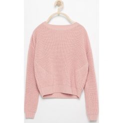 Sweter o grubym splocie - Beżowy. Swetry dla dziewczynek Reserved, ze splotem. W wyprzedaży za 29.99 zł.