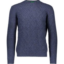 Sweter w kolorze niebieskim. Niebieskie swetry przez głowę męskie marki Benetton, z wełny, z okrągłym kołnierzem. W wyprzedaży za 84.95 zł.