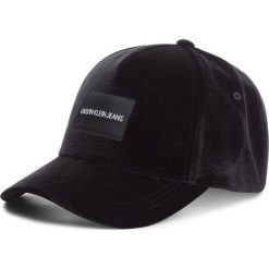 Czapka z daszkiem CALVIN KLEIN JEANS - J Velvet Cap K60K604782 016. Czapki i kapelusze damskie marki Calvin Klein Jeans. Za 159.00 zł.