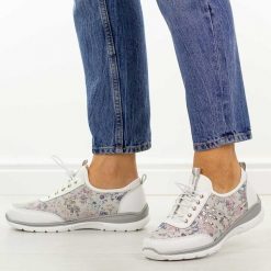 Białe skórzane półbuty damskie DiA 5990. Białe obuwie sportowe damskie DiA, na jesień, bez wzorów, z dresówki, casualowe, z okrągłym noskiem, bez obcasa, na płaskiej podeszwie, bez zapięcia. Za 259.00 zł.