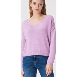 Luźny sweter basic - Fioletowy. Swetry damskie Sinsay. Za 49.99 zł.