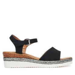 Espadryle Clara Barson. Czarne klapki damskie Clara Barson, bez wzorów, bez obcasa, bez zapięcia. Za 119.99 zł.