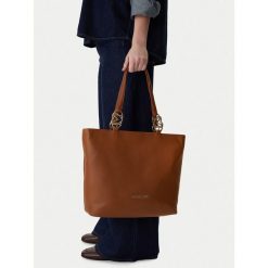 Torebka LOVE MOSCHINO. Brązowe torebki do ręki damskie Love Moschino, bez wzorów, bez dodatków. Za 869.00 zł.