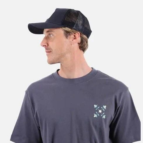 Czapka Oxbow Stocked Navy. Niebieskie czapki i kapelusze męskie Oxbow, bez wzorów, z jeansu, klasyczne. Za 156.51 zł.