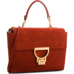 Torebka COCCINELLE - CD6 Arlettis Suede E1 CD6 55 B7 01 Bourgogne R00. Czerwone torebki do ręki damskie Coccinelle, ze skóry. W wyprzedaży za 799.00 zł.