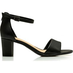 Clarks Sandały Clarks Kaylin60 2Part 26158453. Sandały damskie Clarks, bez wzorów, bez obcasa, bez zapięcia. Za 258.30 zł.