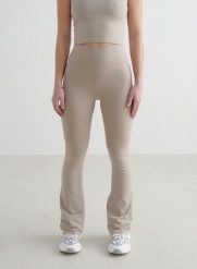 Damskie legginsy rozszerzane wysoki stan squat proof dla niskich Sense brązowe. Brązowe legginsy damskie Aim'n, s, bez wzorów, z elastanu, z podwyższonym stanem, krótkie, na fitness i siłownię. Za 339.00 zł.