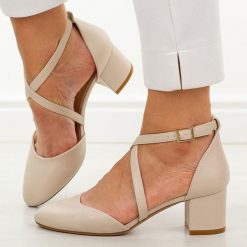 Cieliste sandały damskie na obcasie Sergio Leone Sk824. Brązowe sandały damskie Sergio Leone, bez wzorów, z jeansu, bez obcasa, na obcasie, bez zapięcia. W wyprzedaży za 152.10 zł.