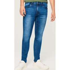Jeansy skinny - Granatowy. Niebieskie jeansy męskie Reserved. W wyprzedaży za 69.99 zł.