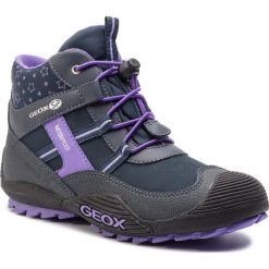 Śniegowce GEOX - J Atreus G.B Wpf A J847HA 0FU50 C4215 D Navy/Lilac. Śniegowce dziewczęce marki Geox. W wyprzedaży za 179.00 zł.