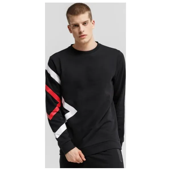 Umbro Bluza Ruovesi , czarny, rozmiar M. Czarne bluzy męskie Umbro, l, bez wzorów, z bawełny, bez kaptura. W wyprzedaży za 79.99 zł.