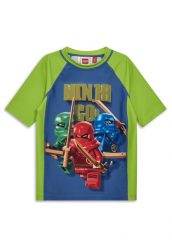 Koszulka Kąpielowa krótki rękaw Chłopięca LEGO Ninjago Aiko307 Limonkowa. Zielone t-shirty dla chłopców LEGO, bez wzorów, z dzianiny, bez ramiączek. Za 111.99 zł.
