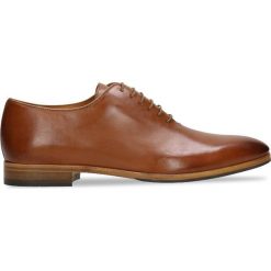 Półbuty MIKE. Brązowe eleganckie półbuty Gino Rossi, ze skóry. W wyprzedaży za 399.90 zł.