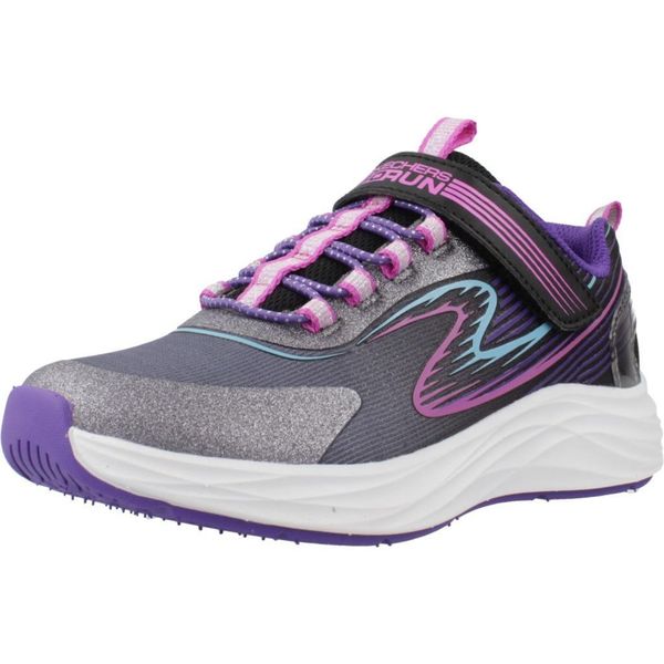 Buty SKECHERS GO-RUN-ACCELERATE Szary. Szare buty sportowe dziewczęce Skechers, bez wzorów, bez zapięcia, na fitness i siłownię. Za 173.99 zł.