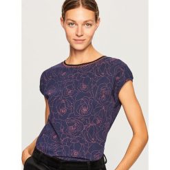 T-shirt we wzory - Granatowy. Niebieskie t-shirty damskie Reserved. Za 39.99 zł.