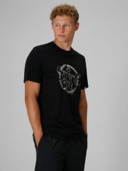 4F T-shirt regular z nadrukiem męski - czarny S. Czarne koszulki sportowe męskie 4f, m, bez wzorów, z bawełny, bez kołnierzyka, bez ramiączek. Za 69.99 zł.