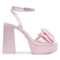 Sandały Aldo. Czerwone sandały damskie Aldo, bez wzorów, bez obcasa, na słupku, bez zapięcia. Za 449.99 zł.