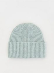 Czapka beanie - ciemny turkus. Czapki i kapelusze damskie Reserved, bez wzorów. W wyprzedaży za 17.99 zł.