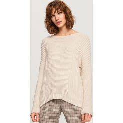 Sweter z wiązaniem z tyłu - Kremowy. Białe swetry damskie Reserved. Za 79.99 zł.