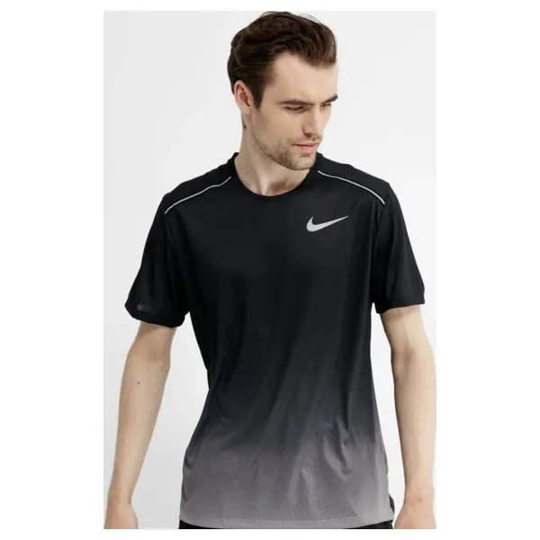Nike Koszulka Ss M Nk Dry Miler Ss Pr , czarny, rozmiar L. Czarne koszulki sportowe męskie Nike, l, bez wzorów, z materiału, bez kołnierzyka, bez ramiączek, na fitness i siłownię, climacool (adidas). W wyprzedaży za 99.99 zł.