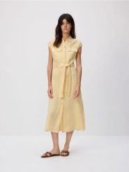 Sukienka szmizjerka z lnu - jasnożółty. Żółte sukienki damskie Reserved, l, bez wzorów, bez kołnierzyka, bez ramiączek, szmizjerki. Za 229.99 zł.
