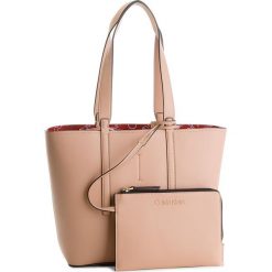 Torebka CALVIN KLEIN - Inside Out Med Shopp K60K604367 901. Torebki do ręki damskie marki Calvin Klein. Za 599.00 zł.