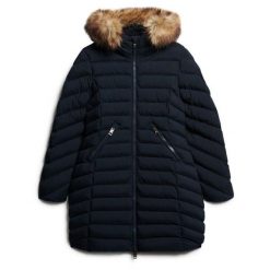 Średnia kurtka damska Superdry Fuji Faux Fur. Niebieskie kurtki damskie Superdry., na zimę, bez wzorów, z puchu, bez kaptura. W wyprzedaży za 519.30 zł.