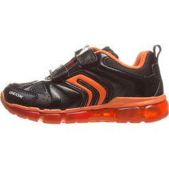 Sneakersy "Android" w kolorze czarno-pomarańczowym. Brązowe trampki i tenisówki chłopięce Geox Kids, z gumy. W wyprzedaży za 125.95 zł.