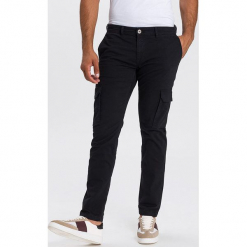 Dżinsy "Cargo" - Tapered fit - w kolorze czarnym. Czarne jeansy męskie Cross Jeans. W wyprzedaży za 136.95 zł.