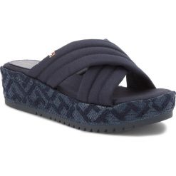 Klapki TOMMY HILFIGER - Th Pattern Flatform FW0FW02785 Midnight 403. Klapki damskie marki Tommy Hilfiger. W wyprzedaży za 239.00 zł.