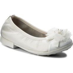 Baleriny GEOX - J Plie' B J8255B 04402 C1000 M White. Baleriny damskie marki Geox. W wyprzedaży za 189.00 zł.