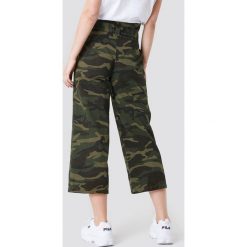 NA-KD Trend Szerokie spodnie w stylu militarnym z wiązaniem - Multicolor - 2