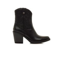 MTNG 59581M Czarny. Czarne obuwie sportowe damskie Mustang, bez wzorów, z syntetyku. Za 262.38 zł.