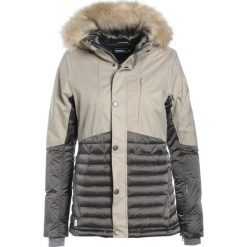 O'Neill FINESSE HYBRID Kurtka snowboardowa cornstalk. Kurtki sportowe damskie O'Neill, z materiału. W wyprzedaży za 944.10 zł.