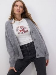 T-shirt z nadrukiem - złamana biel. T-shirty damskie Reserved, l, bez wzorów, z bawełny, bez kołnierzyka. W wyprzedaży za 19.99 zł.