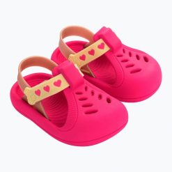 Sandały dziecięce Ipanema Little Baby. Czerwone sandały dziewczęce Ipanema, z gumy, bez zapięcia. Za 79.99 zł.