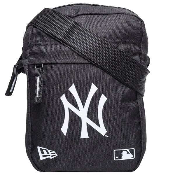 Saszetka na ramię New Era MLB New York Yankees Side Bag 4 L. Białe saszetki męskie New Era, małe. Za 79.99 zł.