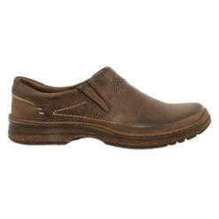 KOMODO Buty męskie casual 869 brązowe. Brązowe półbuty na co dzień męskie ze skóry, casualowe, bez zapięcia. Za 367.89 zł.