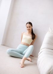 Damskie legginsy do jogi Moonholi Vibes z długimi nogawkami. Niebieskie legginsy sportowe damskie MOONHOLI, s, bez wzorów, z materiału, długie, na fitness i siłownię. Za 359.00 zł.