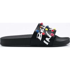Desigual - Klapki Candy. Szare klapki damskie Desigual, z gumy. W wyprzedaży za 129.90 zł.