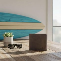 Ghetto Blaster Elegancki portfel ze skóry z ochroną RFID. Brązowe portfele męskie GHETTOBLASTER, bez wzorów, ze skóry. Za 253.38 zł.