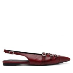 Sandały Vagabond Shoemakers. Czerwone sandały damskie Vagabond Shoemakers, bez wzorów, bez obcasa, na płaskiej podeszwie, bez zapięcia. Za 359.99 zł.
