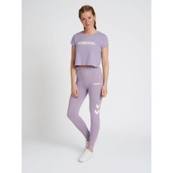 Damska koszulka crop top Hummel Legacy. Czerwone koszulki sportowe damskie Hummel, xs, bez wzorów, bez kołnierzyka, bez ramiączek. Za 91.50 zł.